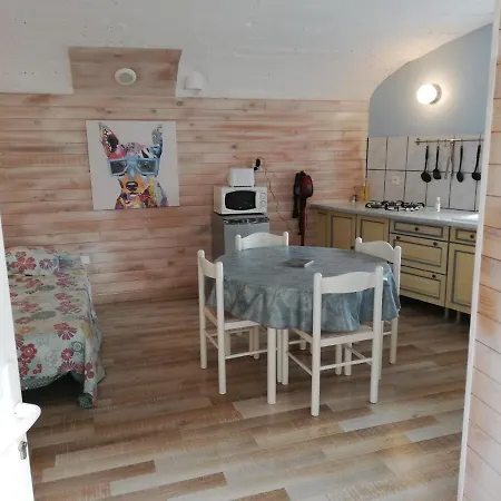 41 Rue De La Roche *