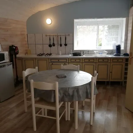 41 Rue De La Roche Auzat-la-Combelle