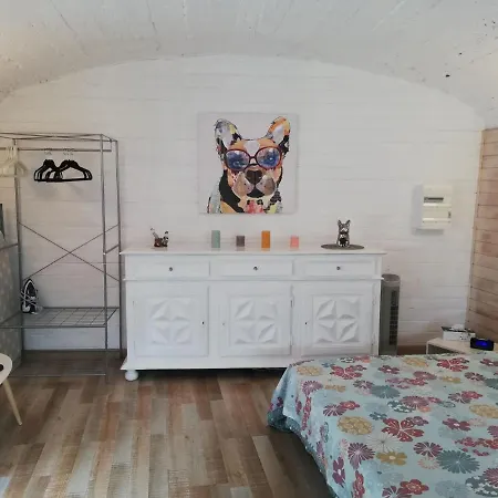 41 Rue De La Roche Apartment *
