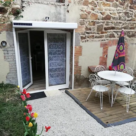 41 Rue De La Roche Auzat-la-Combelle